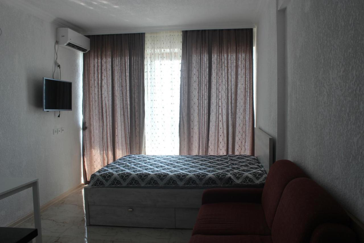 Apartment On The Back Sea 巴统 外观 照片