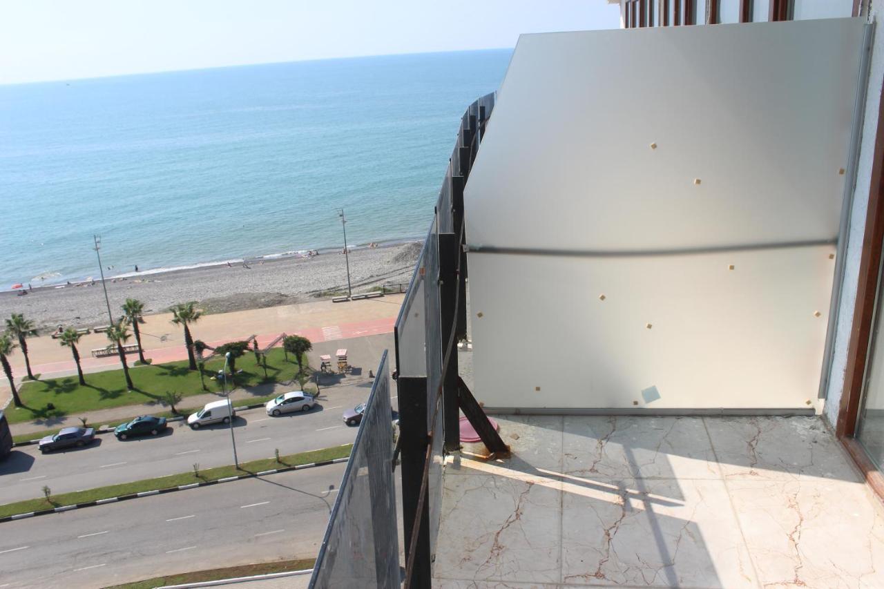 Apartment On The Back Sea 巴统 外观 照片
